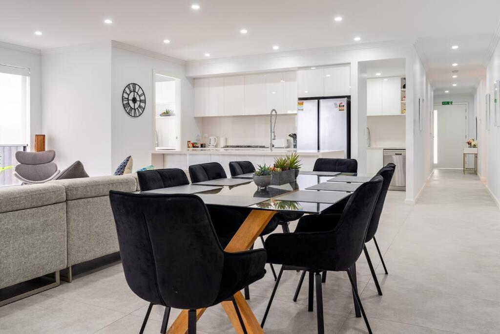 Neat 4 Bedroom In Catherine Fields Narellan Ngoại thất bức ảnh