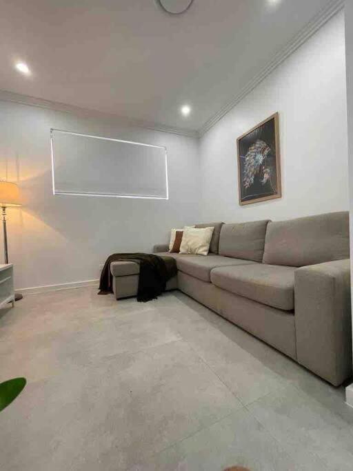 Neat 4 Bedroom In Catherine Fields Narellan Ngoại thất bức ảnh