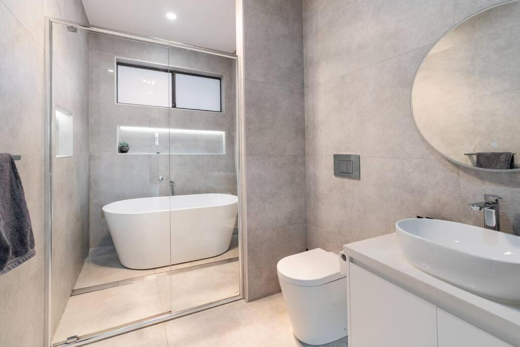 Neat 4 Bedroom In Catherine Fields Narellan Ngoại thất bức ảnh