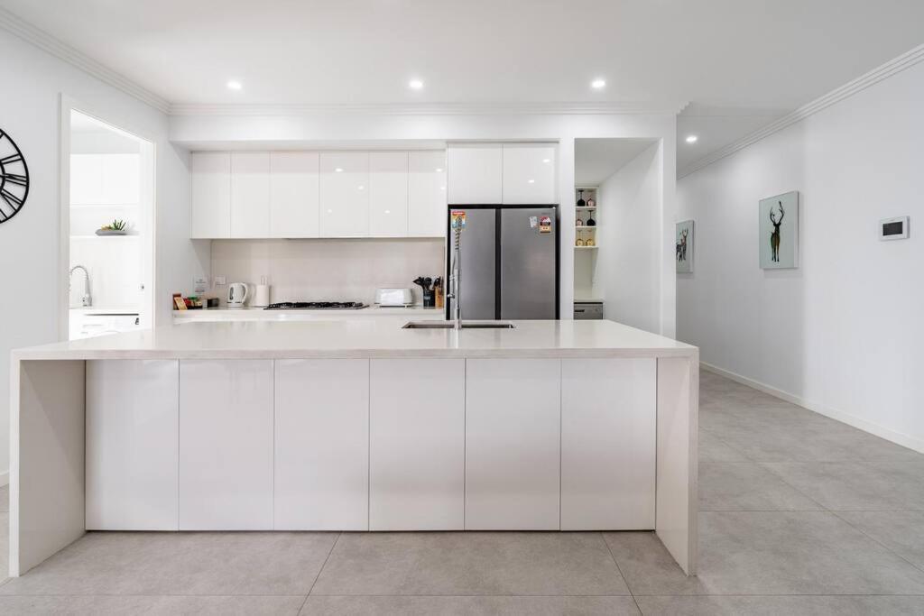 Neat 4 Bedroom In Catherine Fields Narellan Ngoại thất bức ảnh