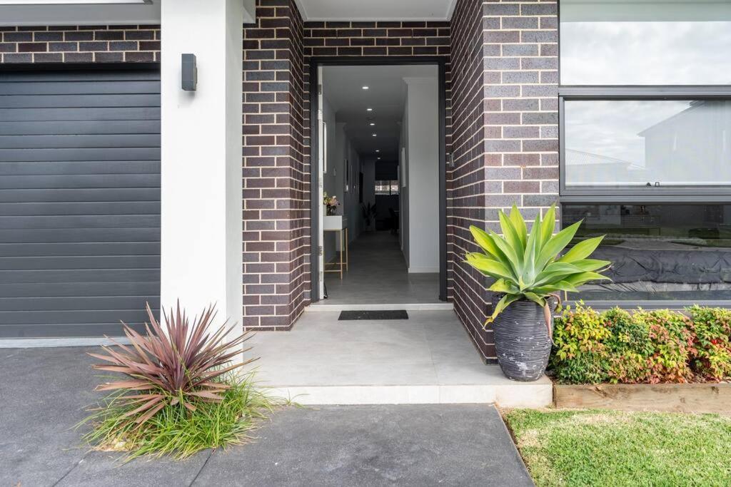 Neat 4 Bedroom In Catherine Fields Narellan Ngoại thất bức ảnh