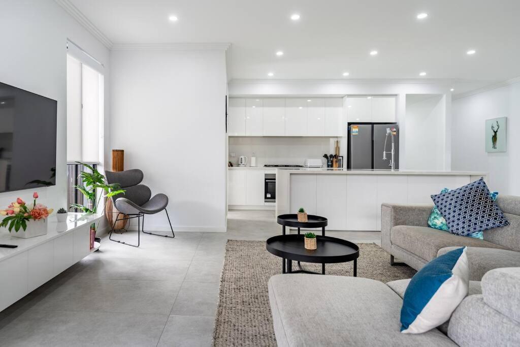 Neat 4 Bedroom In Catherine Fields Narellan Ngoại thất bức ảnh